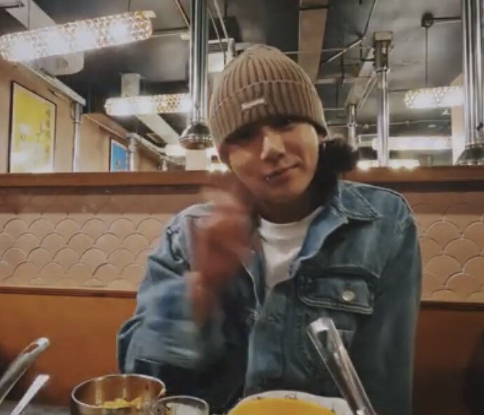 lemon_koo's tweet photo. ขอบคุณน้องจองกุกที่เติบโตมาอย่างดีคับ🥺⭐️🤏🏻 ทำงานกินอิ่มนอนหลับสบายใจแล้วเร้กของมะม๊า https://t.co/FVmPQffx7P