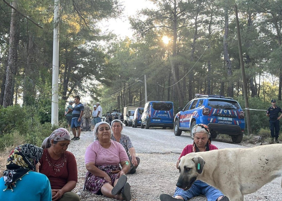 okanismailoglu's tweet photo. Kim, hangi şirket; yaşamdan, doğadan daha değerli, daha büyük?

#AkbeleneDokunma https://t.co/kmmCC5l6RA