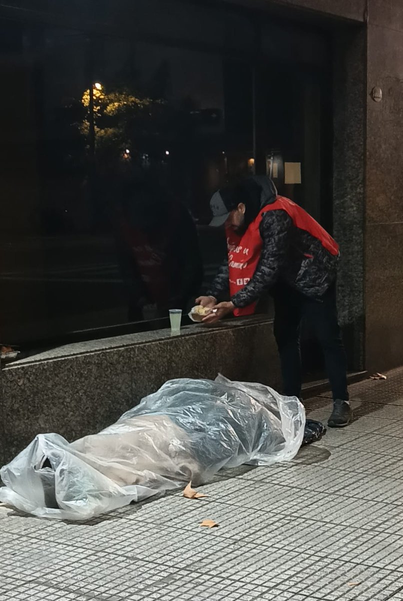 amigosenelcamin's tweet image. Reco Lunes ✨✨
#Cambiamosindiferenciaporamor 
#Recorridasnocturnas 
#AEEC es  #Solidaridad 
Ayudanos a ayudarlos donando 👇
amigosenelcamino20.wixsite.com/donaramigos 
Y con tu #RT #RT #RT.    O como voluntario 🙌🙌🙌🙌
💙♥️💙♥️💙♥️💙♥️💙♥️💙♥️