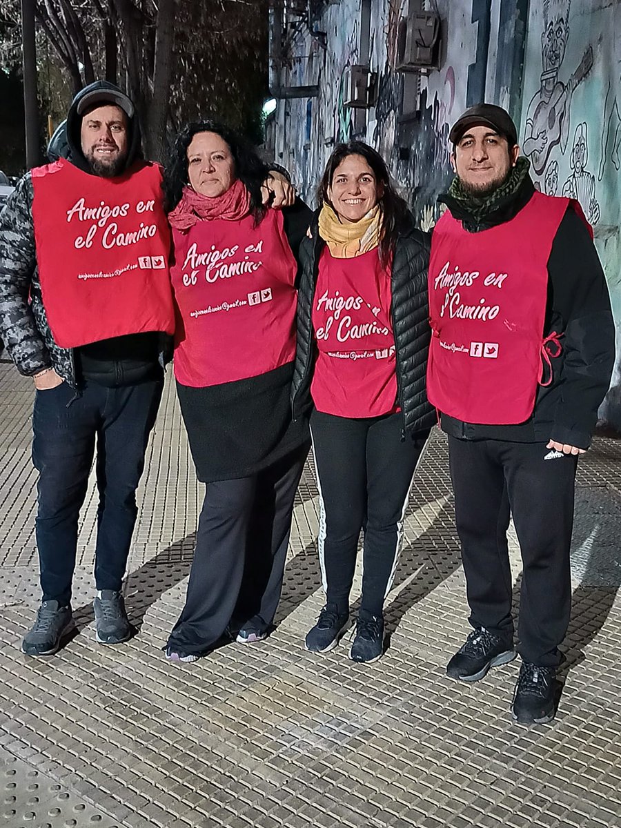 amigosenelcamin's tweet image. Reco Lunes ✨✨
#Cambiamosindiferenciaporamor 
#Recorridasnocturnas 
#AEEC es  #Solidaridad 
Ayudanos a ayudarlos donando 👇
amigosenelcamino20.wixsite.com/donaramigos 
Y con tu #RT #RT #RT.    O como voluntario 🙌🙌🙌🙌
💙♥️💙♥️💙♥️💙♥️💙♥️💙♥️