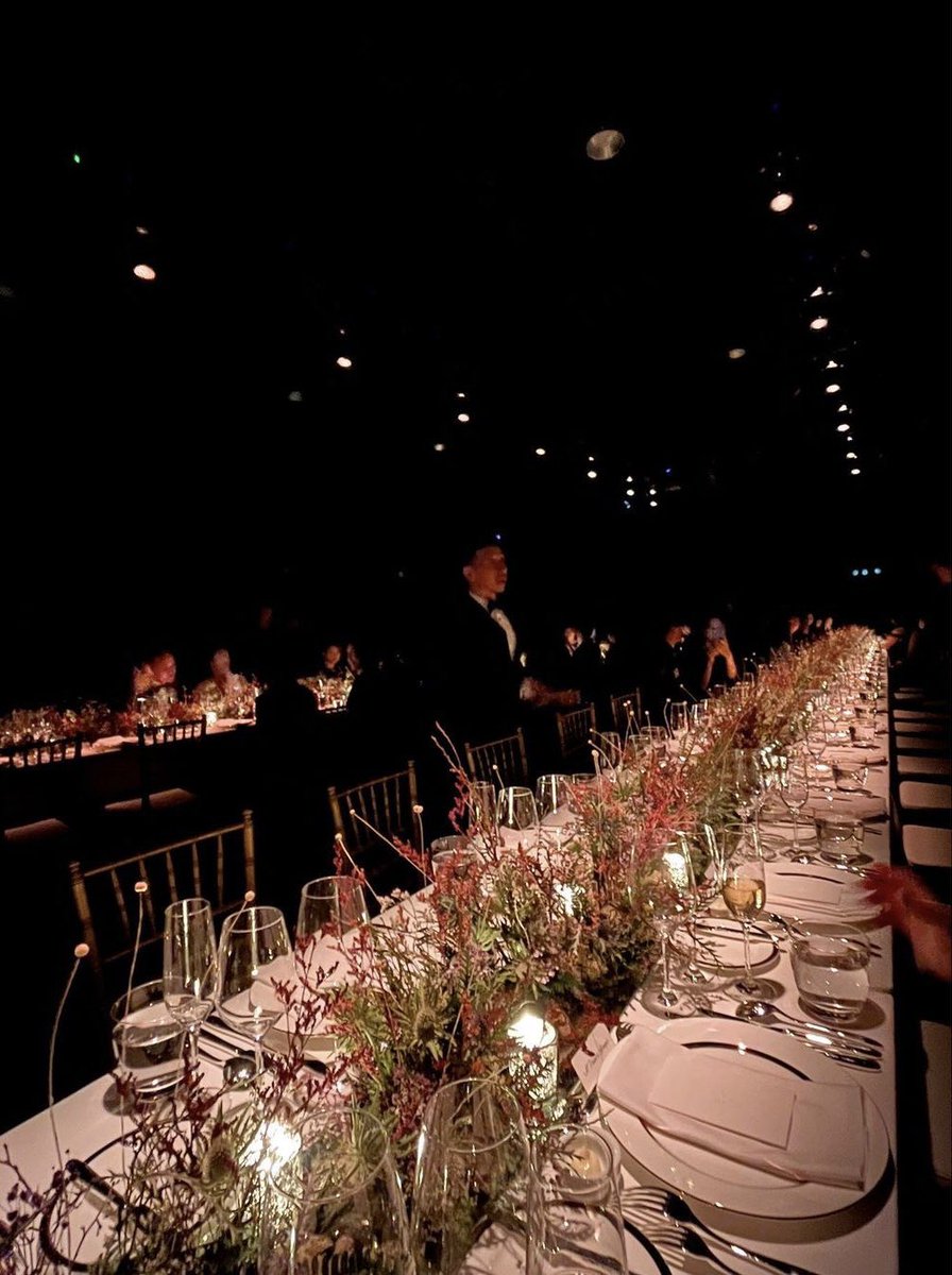 arjeniacafe's tweet photo. 샤넬 곤 ✨

#TweedDeCHANEL #CHANELHighJewelry
반짝반짝 빛났던 💎✨
#김고은 #kimgoeun #샤넬 https://t.co/W2fIN74Hwk