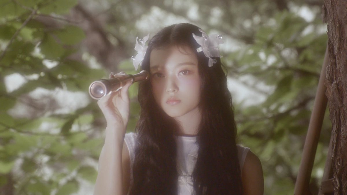 Haerin in ASAP MV
#Newjeans_ASAP