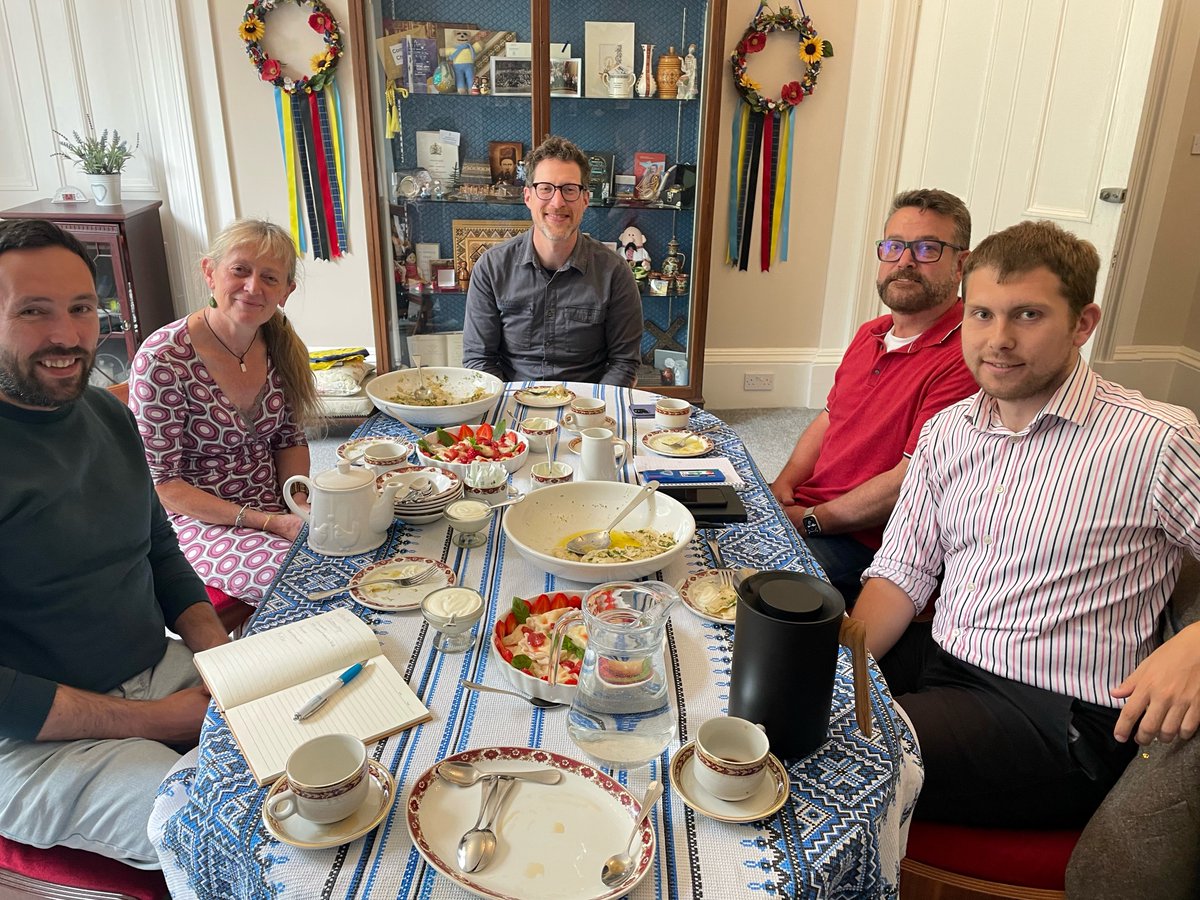 Last Tuesday is was great to join colleagues from Edinburgh TSI partner orgs - @evoc_edinburgh @VolunteerEdi @goodstuffedin - for lunch prepared by @AUGBEdinburgh to discuss strategy for Edinburgh third sector #Ukraine response and wider #NewScots support in the city. 🇺🇦🏰🏴󠁧󠁢󠁳󠁣󠁴󠁿