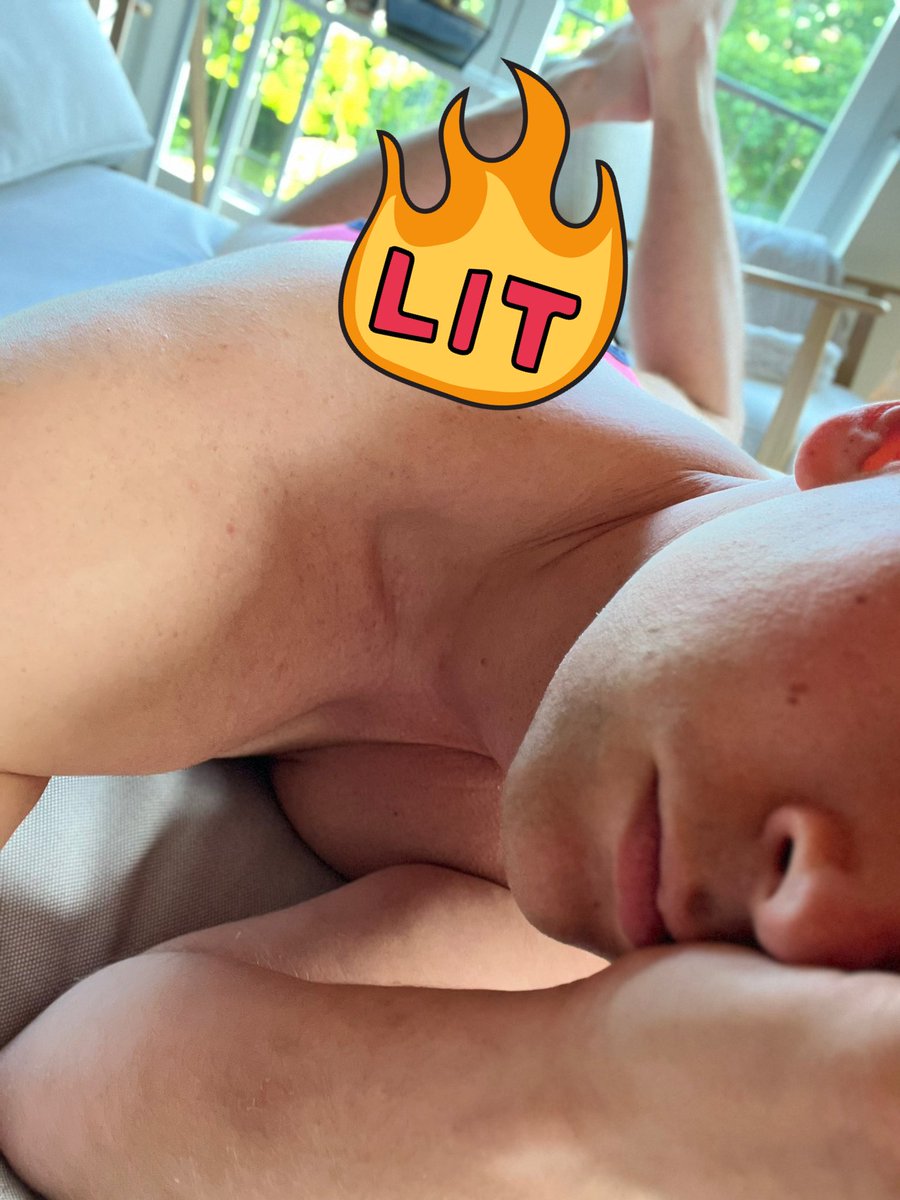 lolopebxl's tweet photo. #bottom #passif #gay #bdsm #soumis #gaybelgium #gayhot #mesfesses
Personne pour me masser ?
someone to massage me?
🔥😝😈🔥 https://t.co/Ljc4x0fjJc