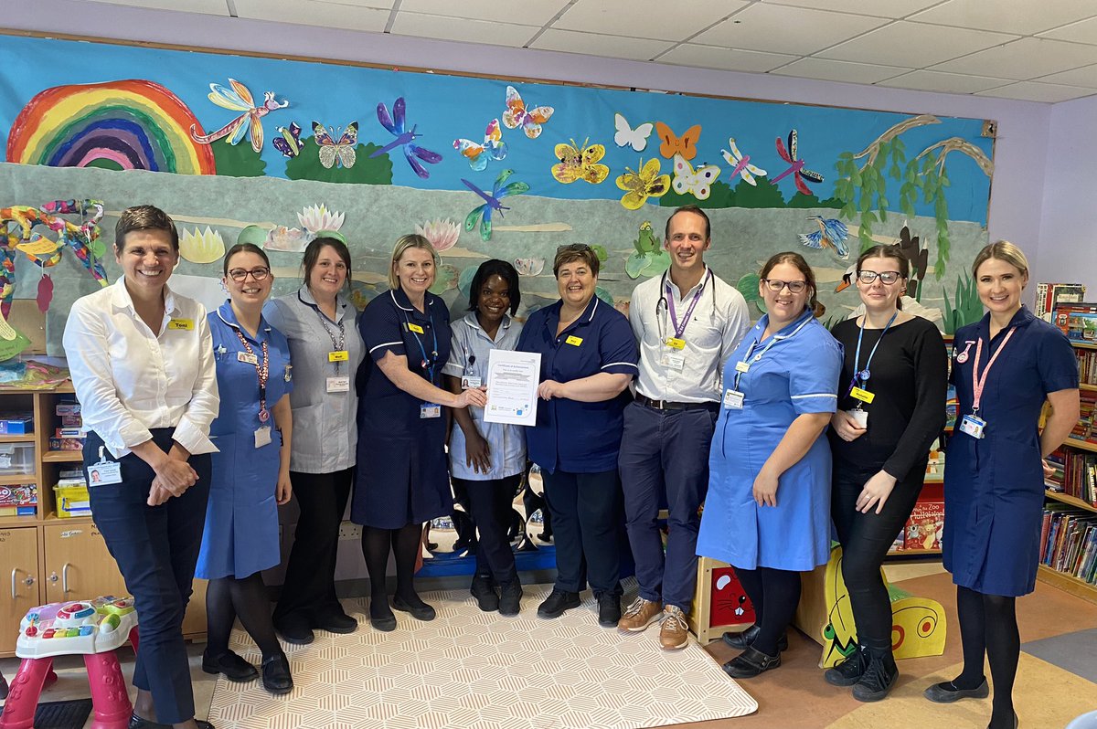 Massive congratulations to the marvellous, dedicated children’s ward team achieving Silver level accreditation @Antonialynch @RUHBath @TweetToOlivia @MartinVicki85 Vicki this is only one little bit of your fabulous legacy here 🎉🎉