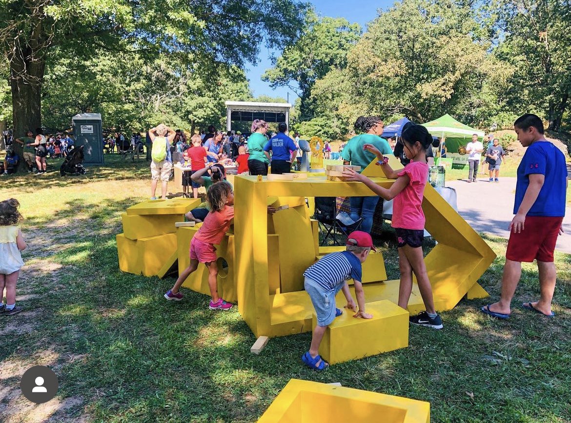 SAVE THE DATE!!! Join us for a day of fun with family-friendly activities!

☀️ Boston Children’s Rec Fest 
🗓 Tuesday, August 15
⏰ 10:00 a.m. - 1:00 p.m. 
🌳 Franklin Park, Playstead Field 
📍 Pierpont Road, Roxbury 02119
💰 FREE

🌈 For more info, visit: boston.gov/childrens-rec-…