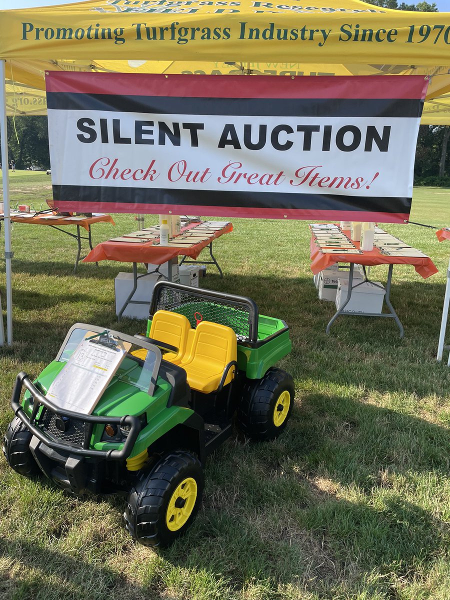 FinchTurf's tweet photo. The @RUturfCenter Field Days are under way! 🤩💚🍦 Say hi to @Deere4Shore and @rharristurf if you’re there! https://t.co/YUVc7YLhPF