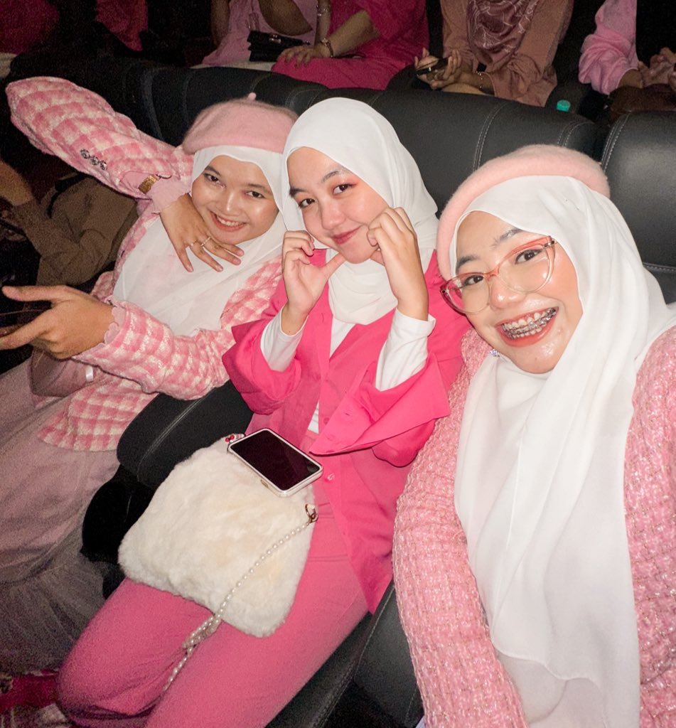 Just watched barbie last week and I thought it’s just a fun movies but it made me cry cause some scenes related to my childhood. I am still not move on with barbie and i wanna share with you guys some barbie items that i found 😭

This is a ✨Barbie shopping thread 🛍️!