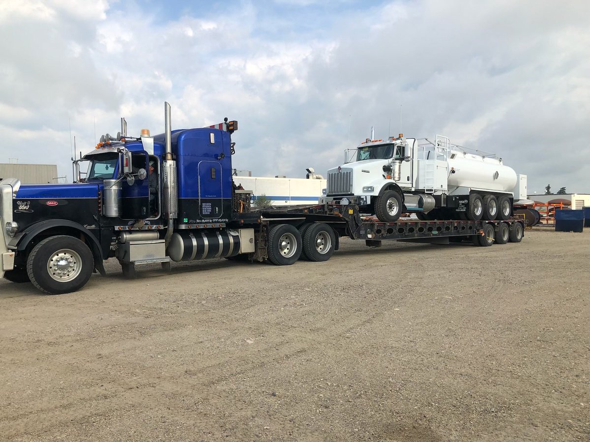 Goldec_Hamms's tweet photo. Another fine unit going out to a fantastic customer. Thank you for the ongoing support.!!
#kenworth #tanktruck #AlbertaOil #AlbertaEnergy #YFQ #Trucking ⁦@irish_pikey⁩ ⁦@GWKenworth⁩ https://t.co/Zf03ml8cyx