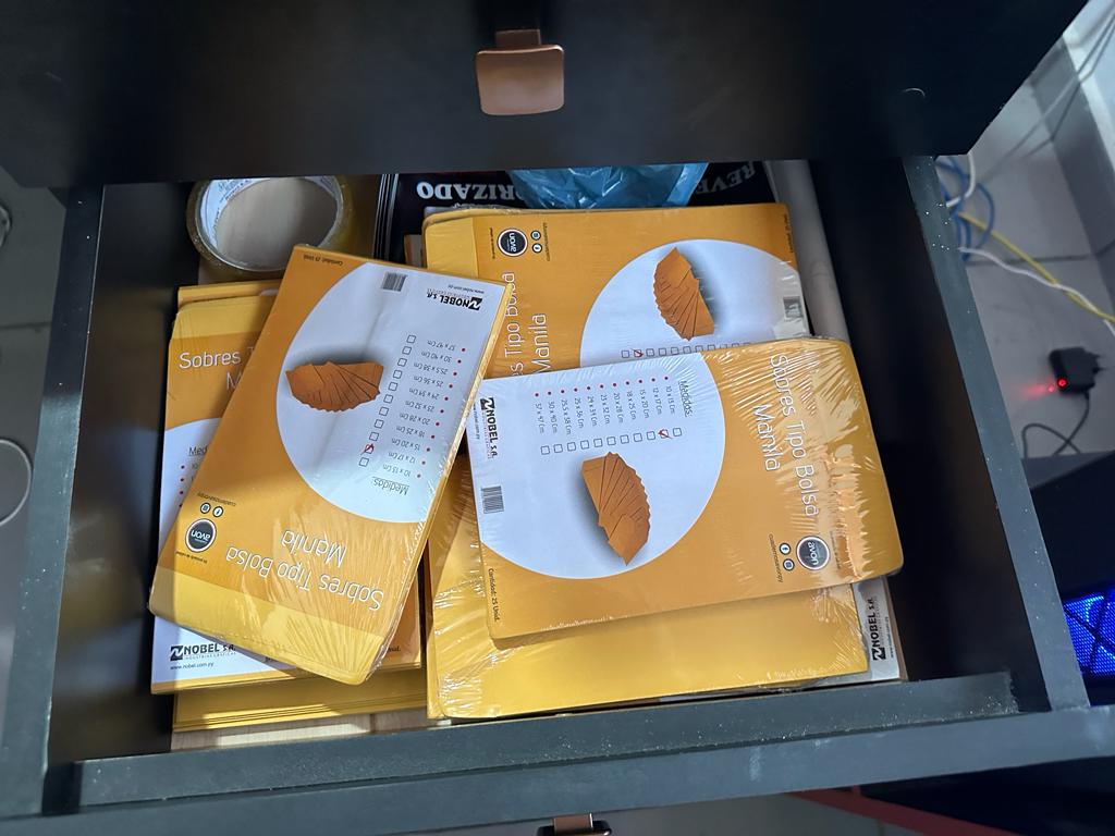 📌Operativo Antipiratería: se desmontó centro de grabación y distribución de materiales musicales presumiblemente piratas. Los investigadores especializados de la Dir. de Observancia de la DINAPI, realizaron el seguimiento del caso.   
Centro de Noticias bitly.ws/P6F9