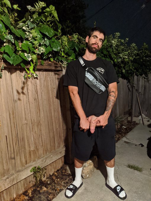 Give me the sloppiest nastiest head you&rsquo;ve ever given https://t.co/YfXsqVtVGC