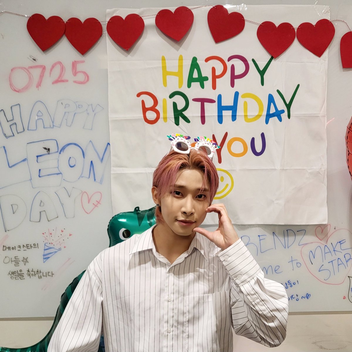 TRENDZ_OFFCL's tweet photo. [📷]

#오늘의트지
23.07.25 💙 FANSIGN EVENT 

#TRENDZ #트렌드지 
#HAPPY_LEON_DAY https://t.co/igqR827col