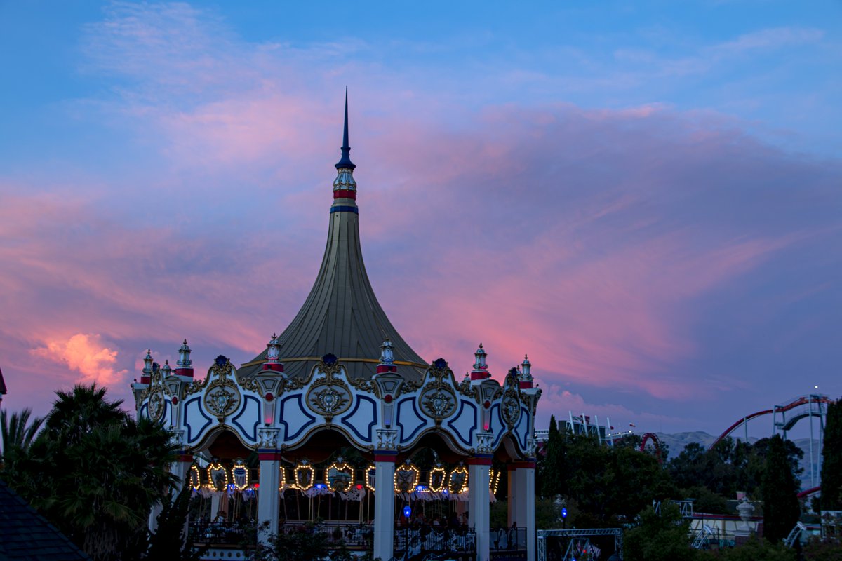 ACENorCal's tweet photo. Did you know today is #NationalCarouselDay? We are so lucky that our region is home to Carousel Columbia @cagreatamerica! Standing at a grand height of 101ft this attraction has been greeting guests since 1976 and is a focal point not only to the park but the city of Santa Clara! https://t.co/PN8KwKD66J