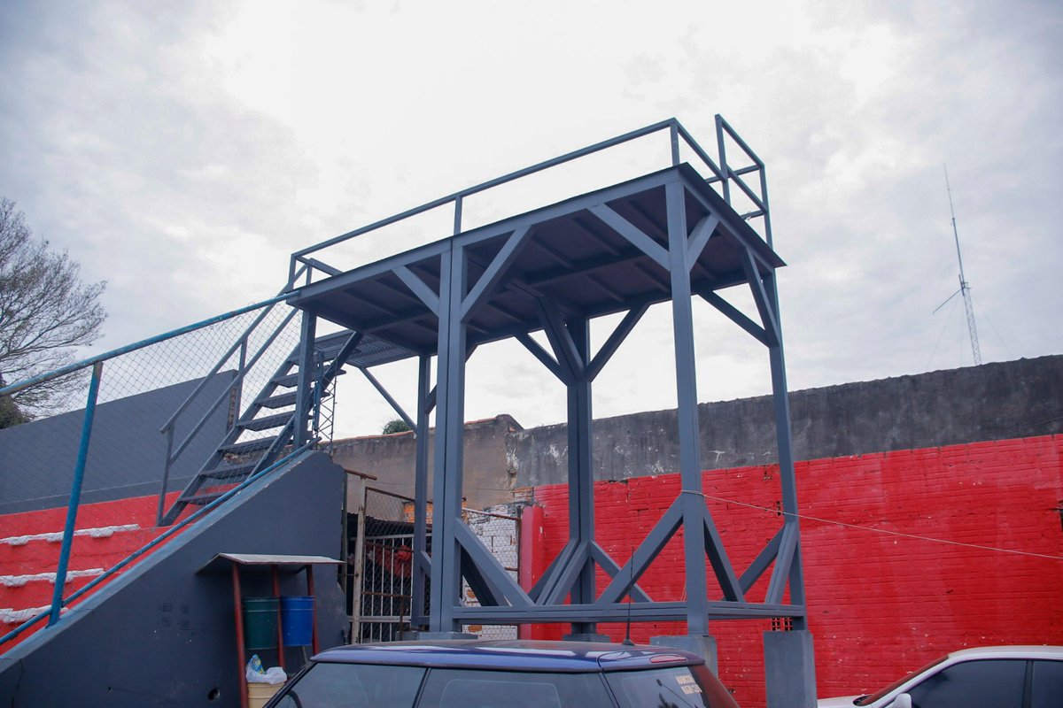 APFOficial's tweet photo. ✅ Levantando Clubes 3.0
▶️ Se llevaron a cabo los trabajos de remodelación y renovación en el Club Fernando de la Mora.
Conocé todas las obras que se están realizando en esta institución: https://t.co/we9yASxUzb
#APFConstruye 🏗 https://t.co/uPyk3UpKtq