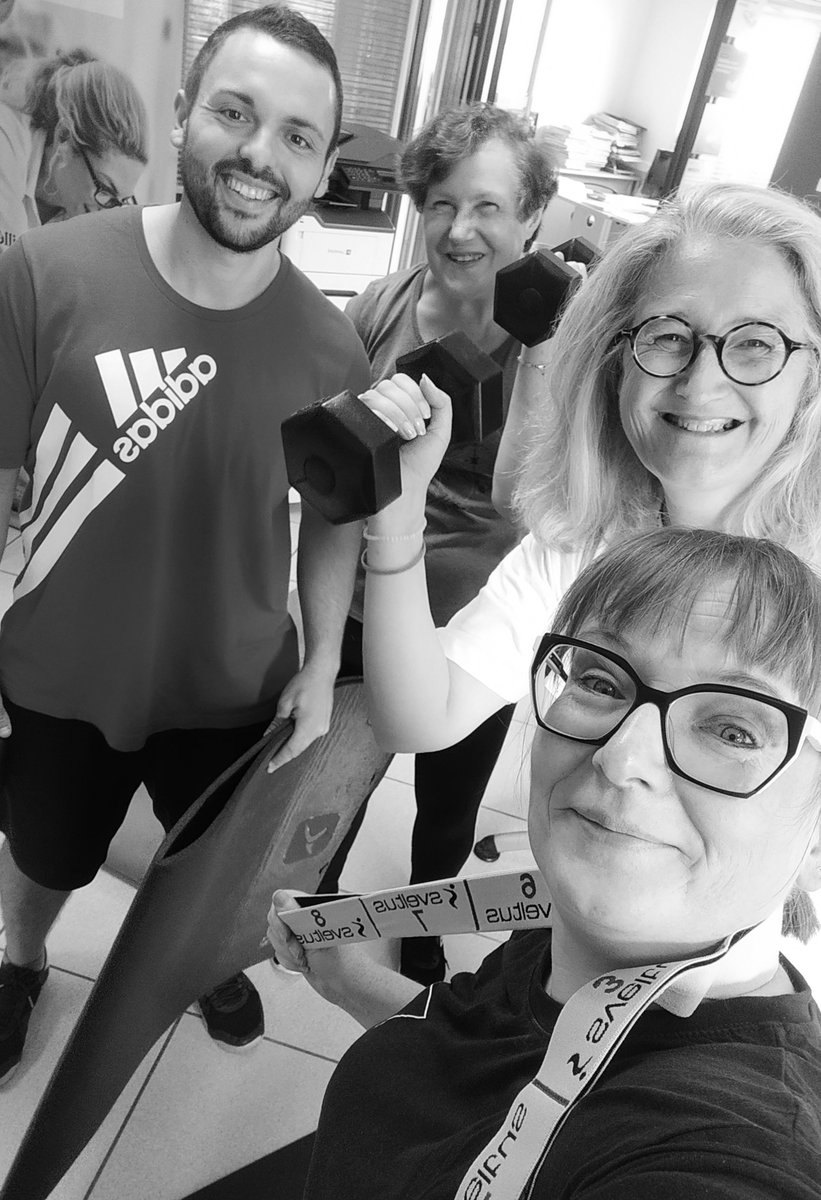 Dernière séance de sport pour Eve &amp; son équipe. Nous terminons par une séance de renforcement avec notre coach Kévin.
#AxaPrévention #AxaSanté #AxaEveLeclercqSebbe