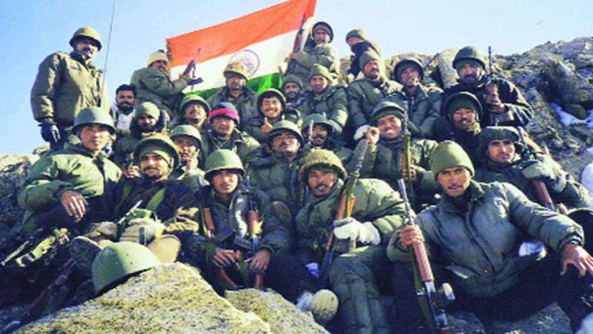 KVD2023's tweet photo. The victory of #KargilWar stands as a testament to the resilience &amp; bravery of our soldiers. They fought with unparalleled valor &amp; dedication, making every Indian proud. Let us honor their sacrifice &amp; always cherish the hard-won peace they secured for us!
#KargilVijayDiwas2023 https://t.co/oNunEQhBpd