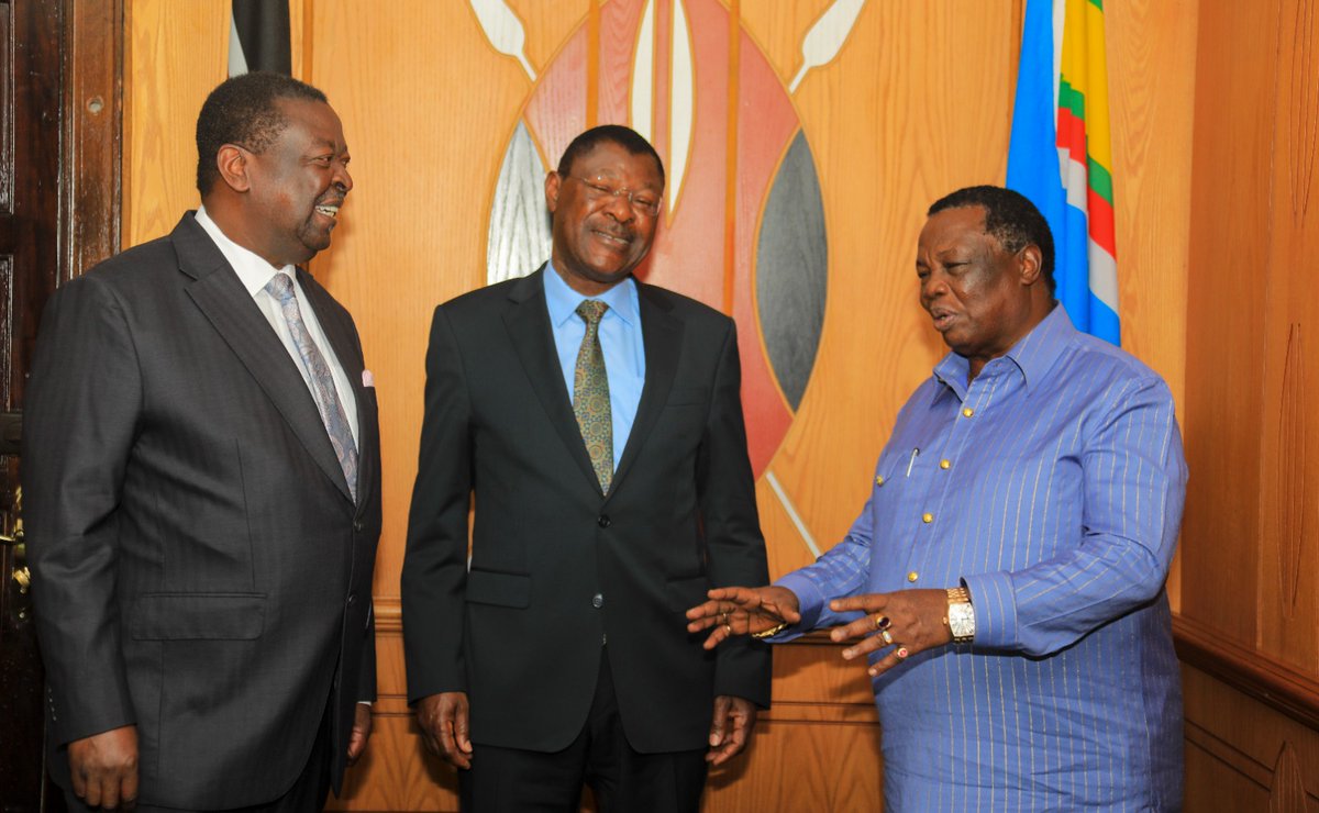 Muthonikate1's tweet photo. Unity in Mulembe Nation is what Prime Cabinet Secretary @MusaliaMudavadi ,@AtwoliDza and @HonWetangula are embracing In order to pursue Western Region Development Goals.
#MulembeUnity https://t.co/eH1GuXXuDD