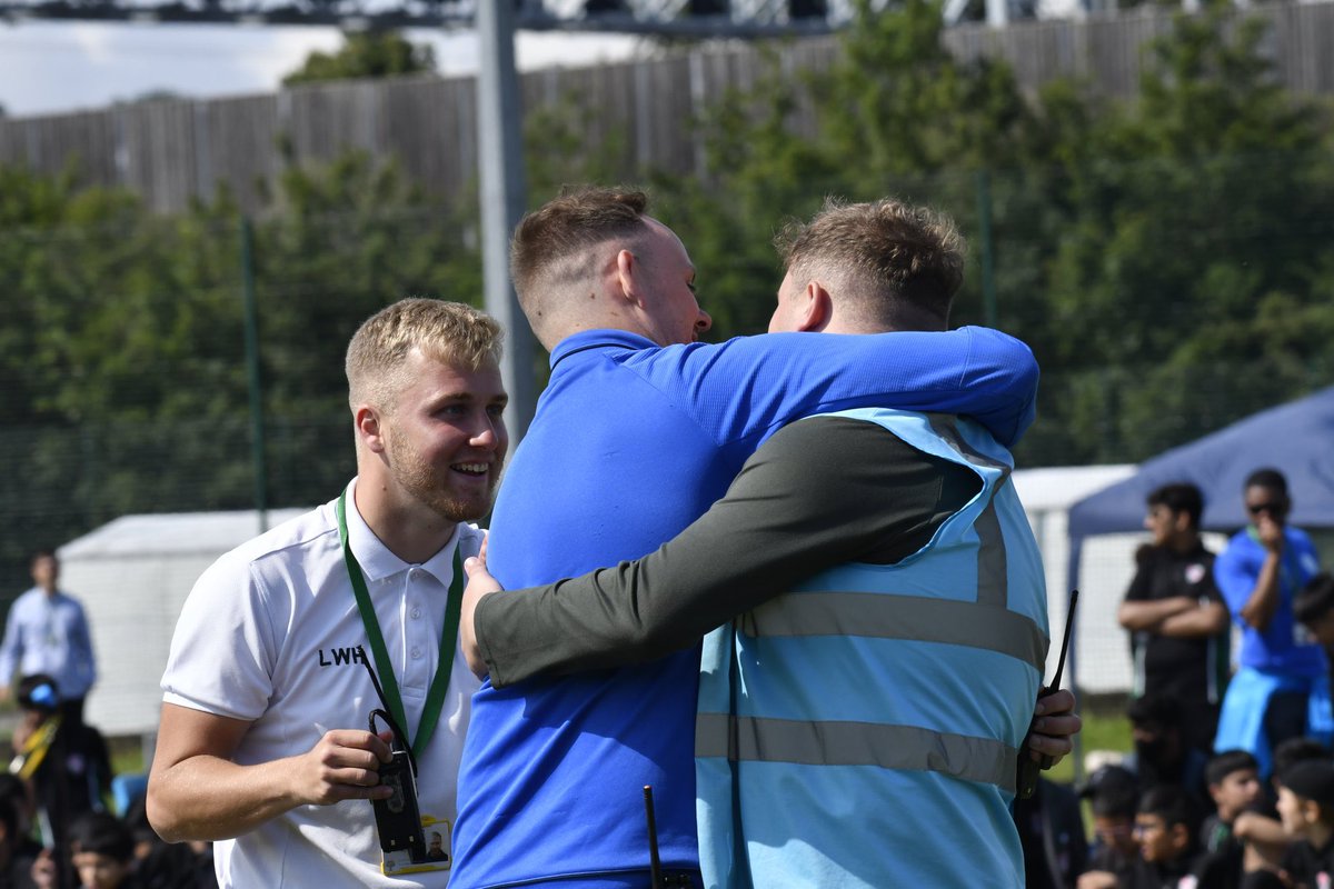 When <a href="/WatlingHouse/">Watling House</a> secure another 2 trophies… 🏆🏆 <a href="/newburylewis2/">Lewis Newbury</a> <a href="/Mr_Whitby1/">Mr Whitby</a> 😍<a href="/ChallneyBoys/">Challney Boys</a> <a href="/PhotographyChSB/">Challney Boys' Photography Dept.</a>