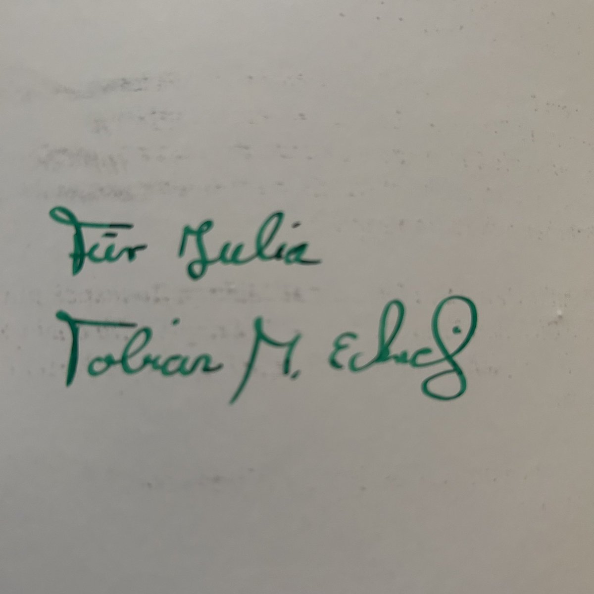 MiddleearthF's tweet photo. Vielen lieben Dank lieber @derUnterstrich für die wundervolle tolkieneske Post. 😍 Freue mich schon sehr darauf, mein Wissen zu testen. 😅 Die Sherlock-Drache ist klasse. Und erst recht das Lesezeichen. https://t.co/q3muCE5kc9