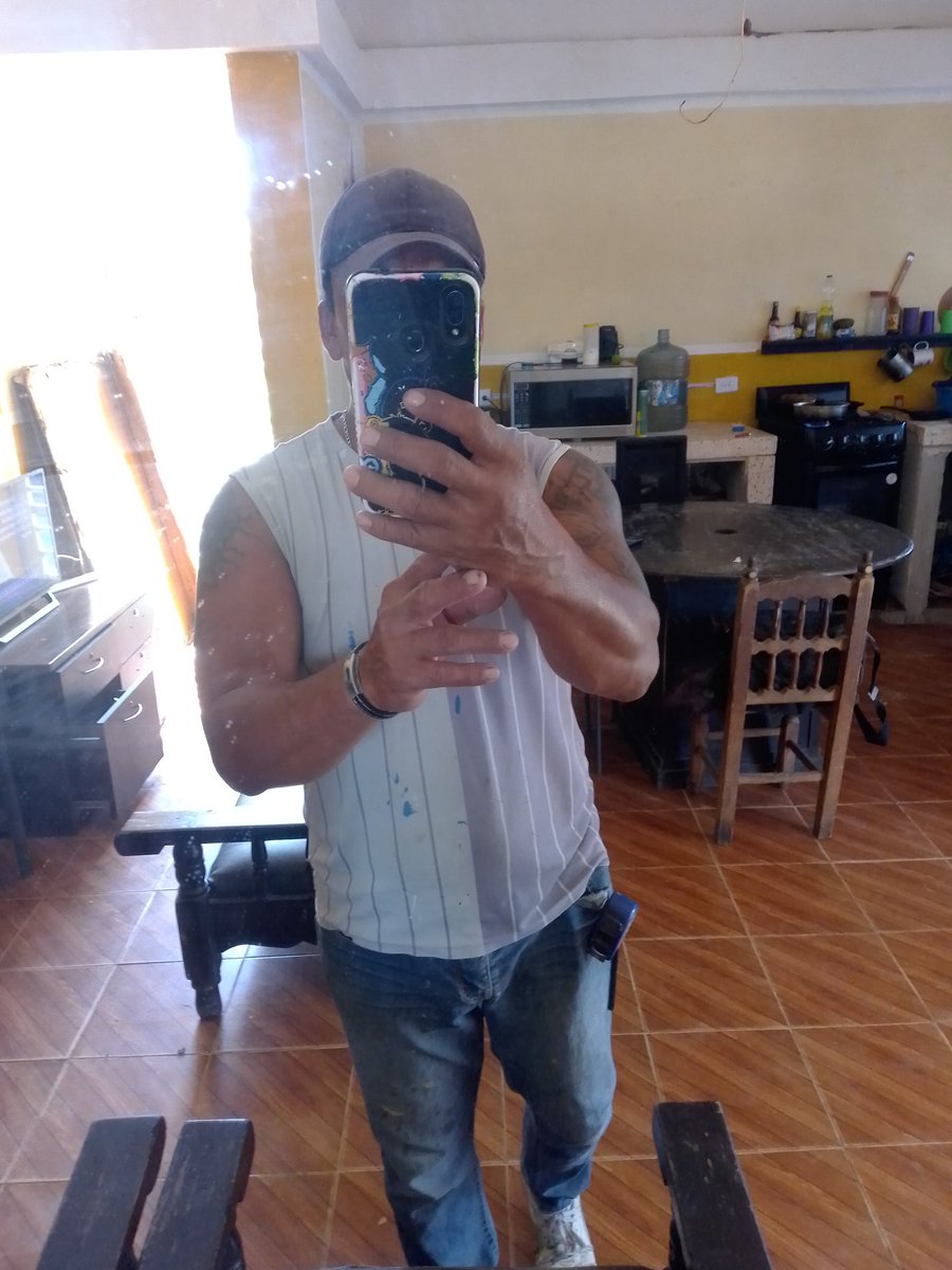 Lazaronaranjo4's tweet photo. Ya,en,la,chamba,asiendo,un,kit,de,puertas,entamboradas. https://t.co/StiYJTnh84