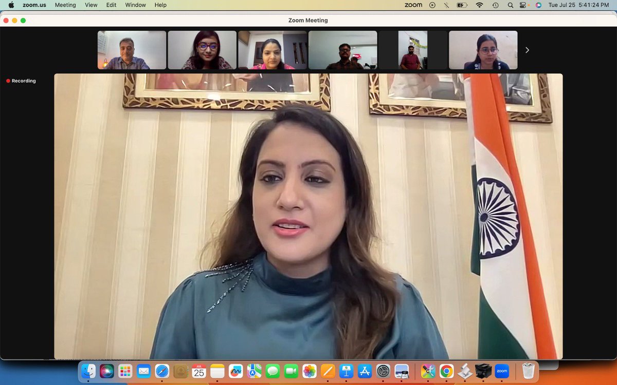 GreyMattersPR's tweet photo. 10 AM energy at 6 PM!
This is how #TeamGrey felt after the evening interaction session with illustrious IAS officer @sonalgoelias in #LearningFromExperts - GreyMatters In-House Knowledge Series.
Inculcating discipline, passion towards work, commitment, keeping healthy, loving life & being happy ๐... there were so much to learn and emulate for personal & professional growth.
Grateful, Sonal Ma'am! We shall keep jogging ๐ถโโ๏ธ๐ถโโ๏ธ to reach greater heights.