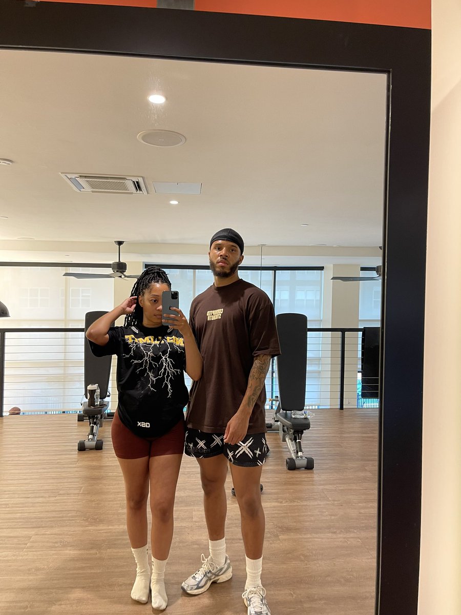 MalGsx's tweet photo. Quick update on life this past few days 🤝🏽. 

Oh yeah, @goseason_ is having a 50% off midsummer sale. Go head and tap in. https://t.co/H2Q2md4aji