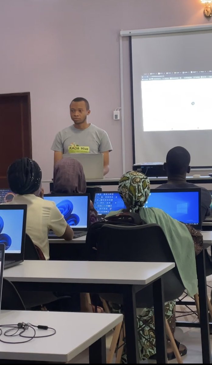 kadahive's tweet image. There are a limited number of spots available.
Now is the time to make reservations.
#SummerCodeCamp 
#bootcamp 
#secondaryschool 
#tech 
#KadaHiveInnovationHub