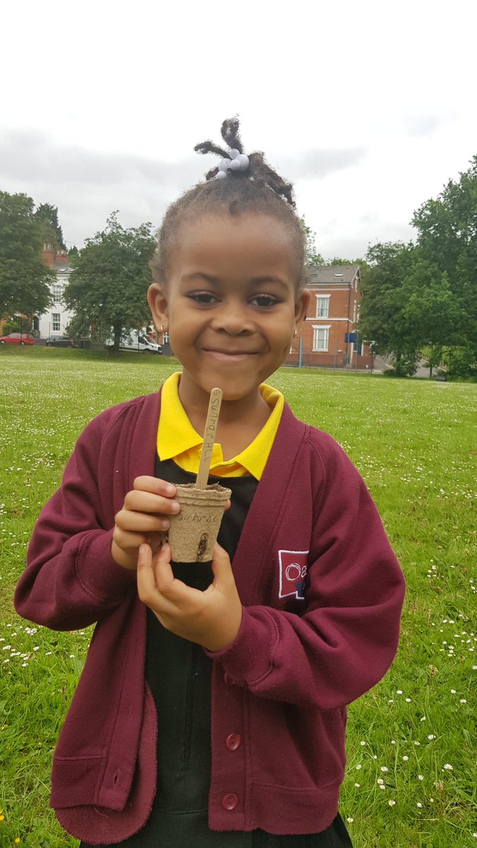 sfmtweet's tweet image. Our #FoodEducation programmes sprouted in London, but today we run school gardening sessions across the country, connecting children with food &amp;amp; nature.

Please donate to our #Crowdfunder to deliver 1,000 gardening sessions in more towns &amp;amp; cities 👇

crowdfunder.co.uk/p/1000-gardeni…