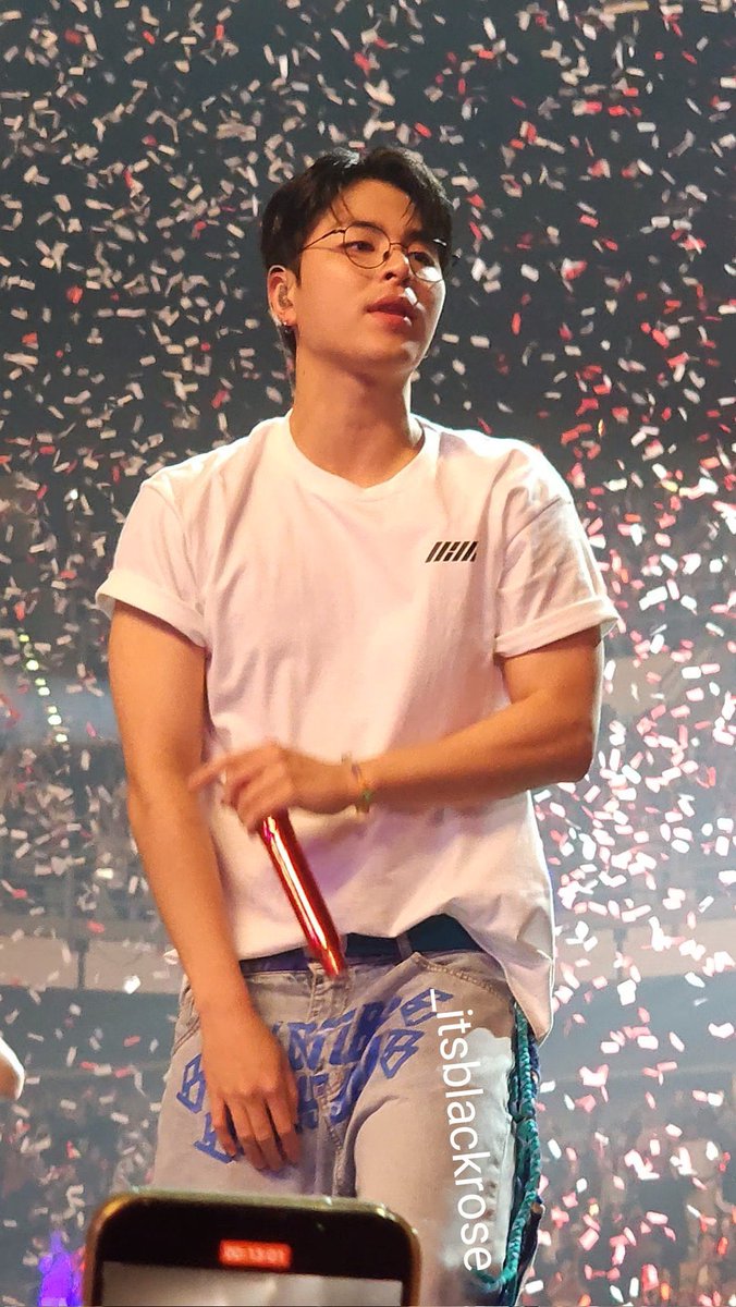 nobbikonnolife's tweet photo. 🤍👏🥹

20230722 KL
cr. on pic

#아이콘 #iKON #junhoe #JUNE 
#구준회 #ジュネ @iKONIC_143
@tkwpcnfak https://t.co/XfEirucHfk