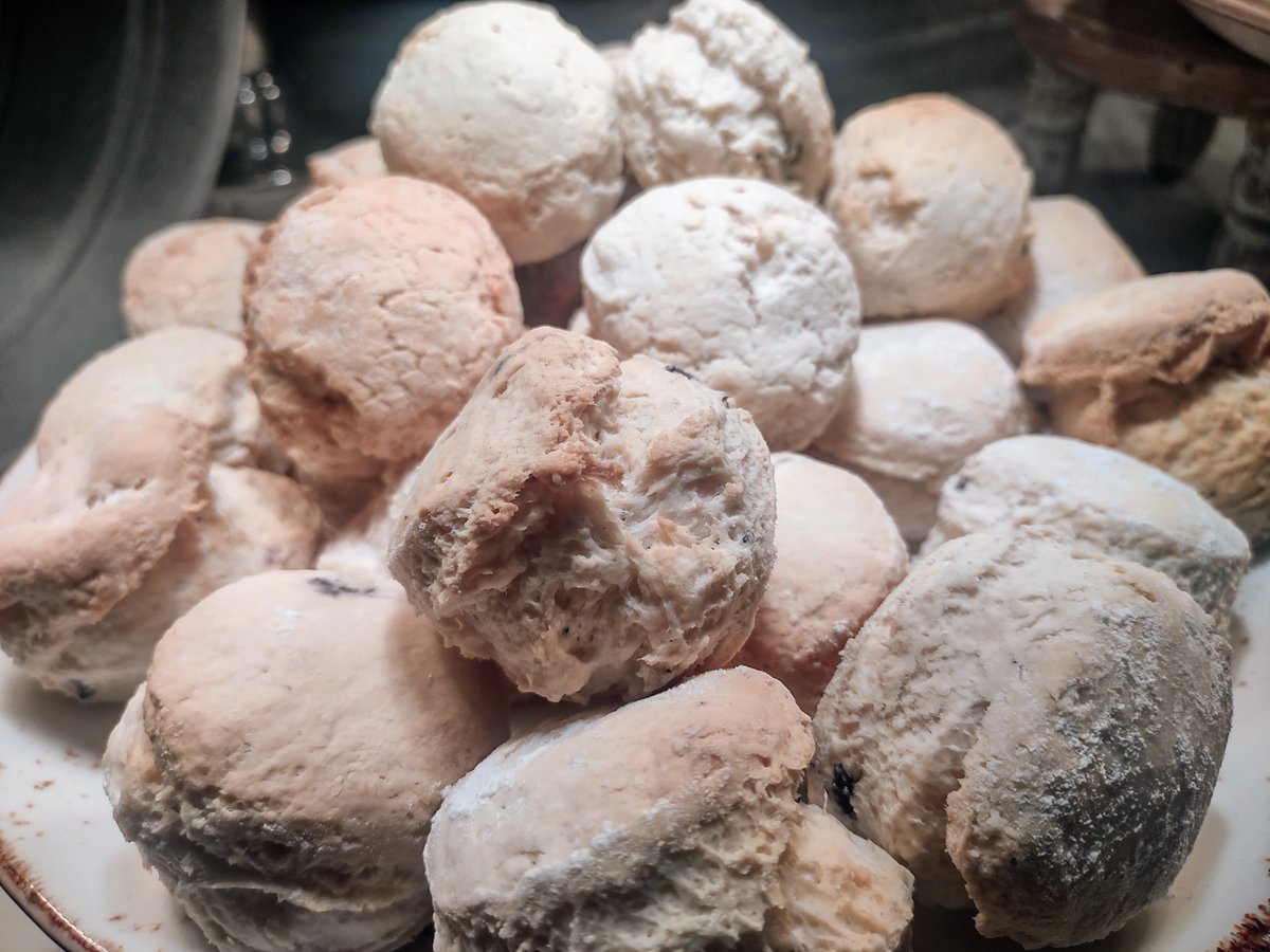 OmniNashville's tweet photo. @BillisKing @ThePoguester @NC5_JonBurton @NashSportsRadio How about some Pimento Cheese or Blueberry biscuits today @OmniNashville #KitchenNotes #GotBiscuits #AtTheOmni https://t.co/n1vXuTV4rG