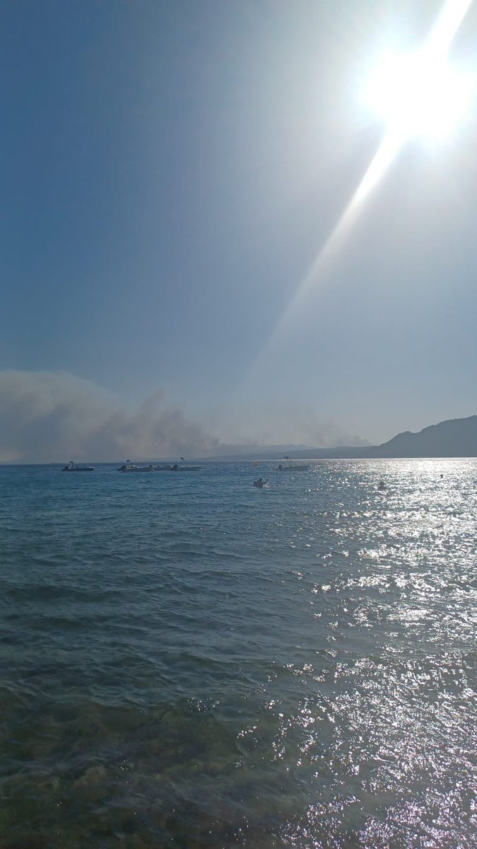 wildfirewatch1's tweet image. Pefki, bosbrand #Rhodos in de richting van Gennadi. In #Pefki verder niks aan de hand, onderweg langs de brand bij #Masari/#Melonas gereden. Video’s ingestuurd via bosbrandeneuropa.nl