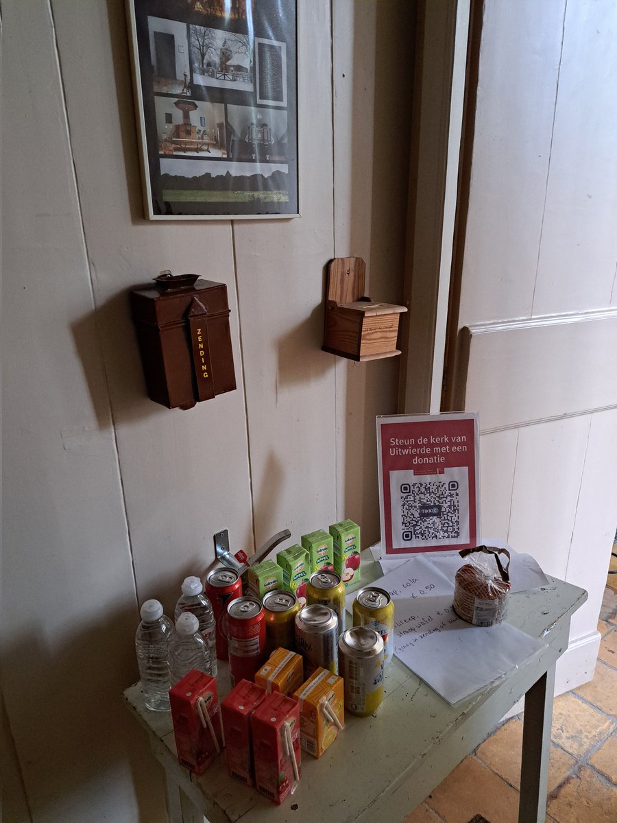 TimSmid's tweet image. .@GroningerKerken het Tikkie in de kerk van Uitwierde werkte niet meer. Nu heb ik gratis een stroopwafel opgegeten. Hoe maak ik dit goed?