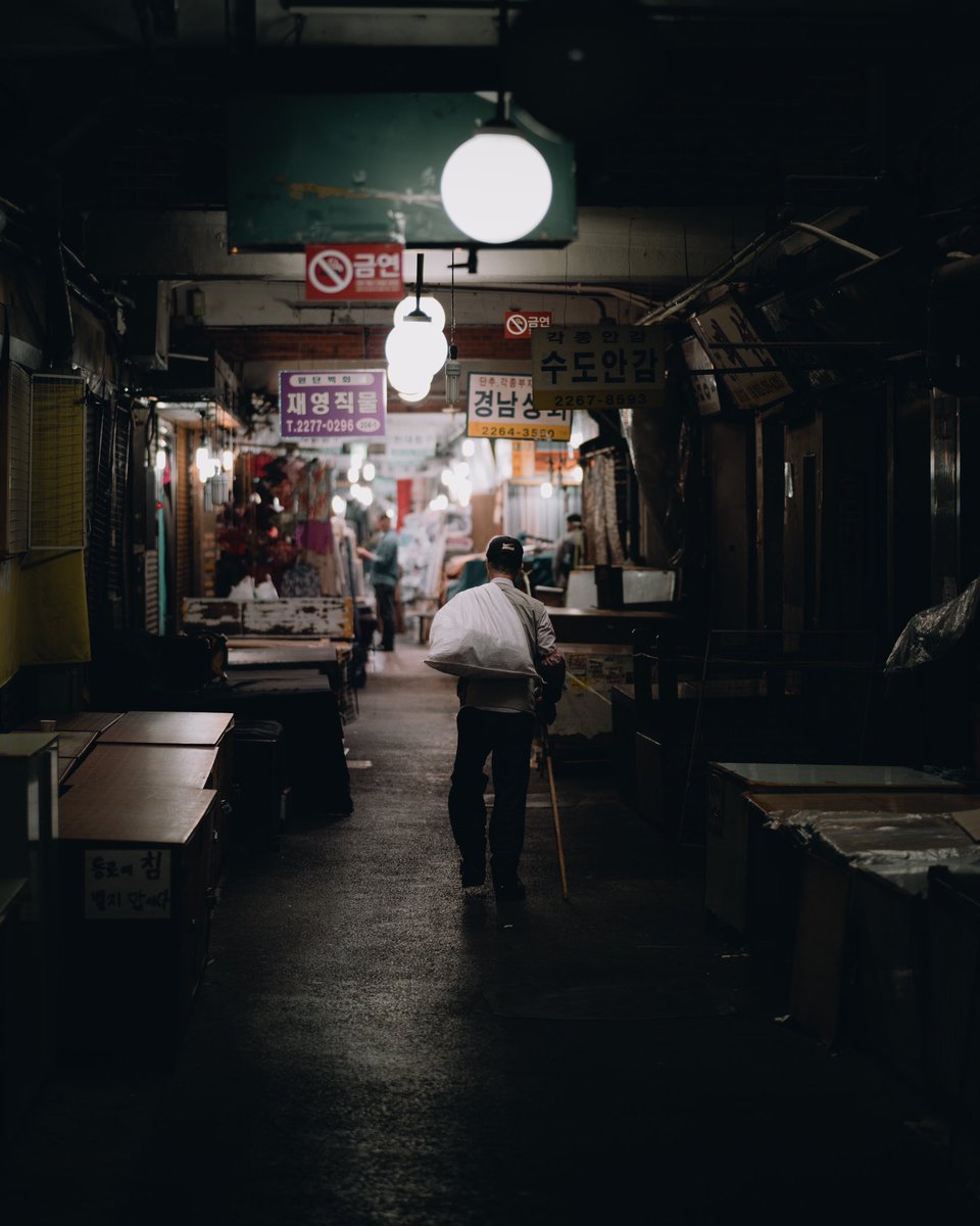 w3rsip's tweet photo. “Seoul moments.”
@SonyAlpha + @Lightroom
#madewihtlightroom https://t.co/L1PXaaQoyf