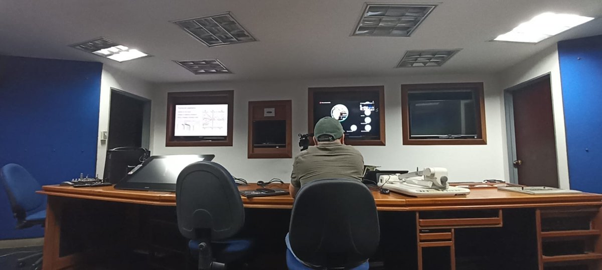 lauren_flor's tweet photo. El día de hoy, los profesores de @AstronomiaUdeA, estamos en el workshop con los colegas de @UCNorte @ESO_Chile, presentando nuestra líneas de investigación y posibles ideas para proyectos con nuestra cámara, con FIDEOS y proyectos con otros instrumentos en Chile @FCENUdeA https://t.co/oIW0jzkAL1