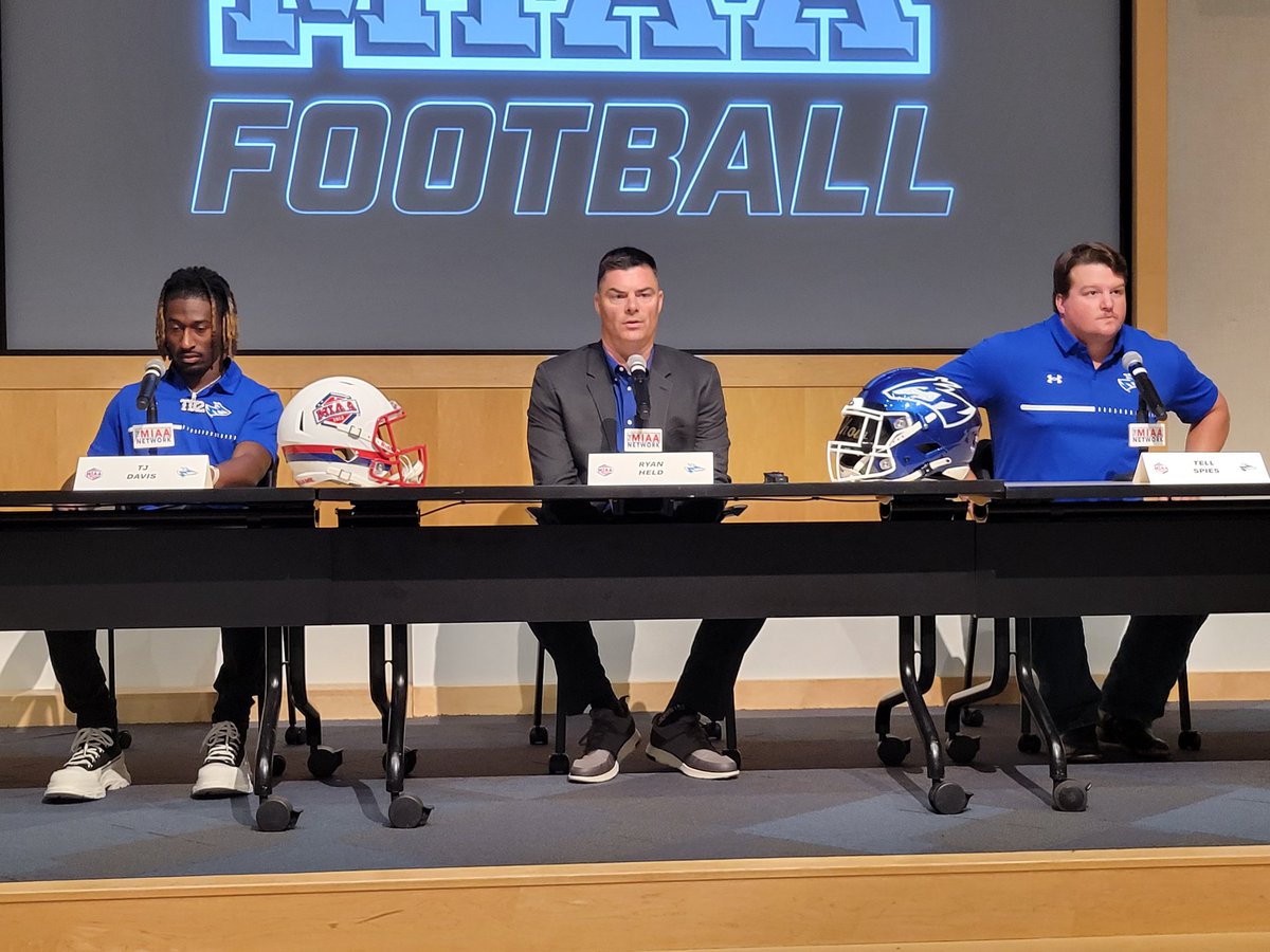 JaysonJorgensen's tweet photo. Lopers on the Podium in Kansas City at MIAA Media Days! 
@UNK_Athletics 
@UNK_Football 
@CoachRHeld https://t.co/gV6z2sgPYY
