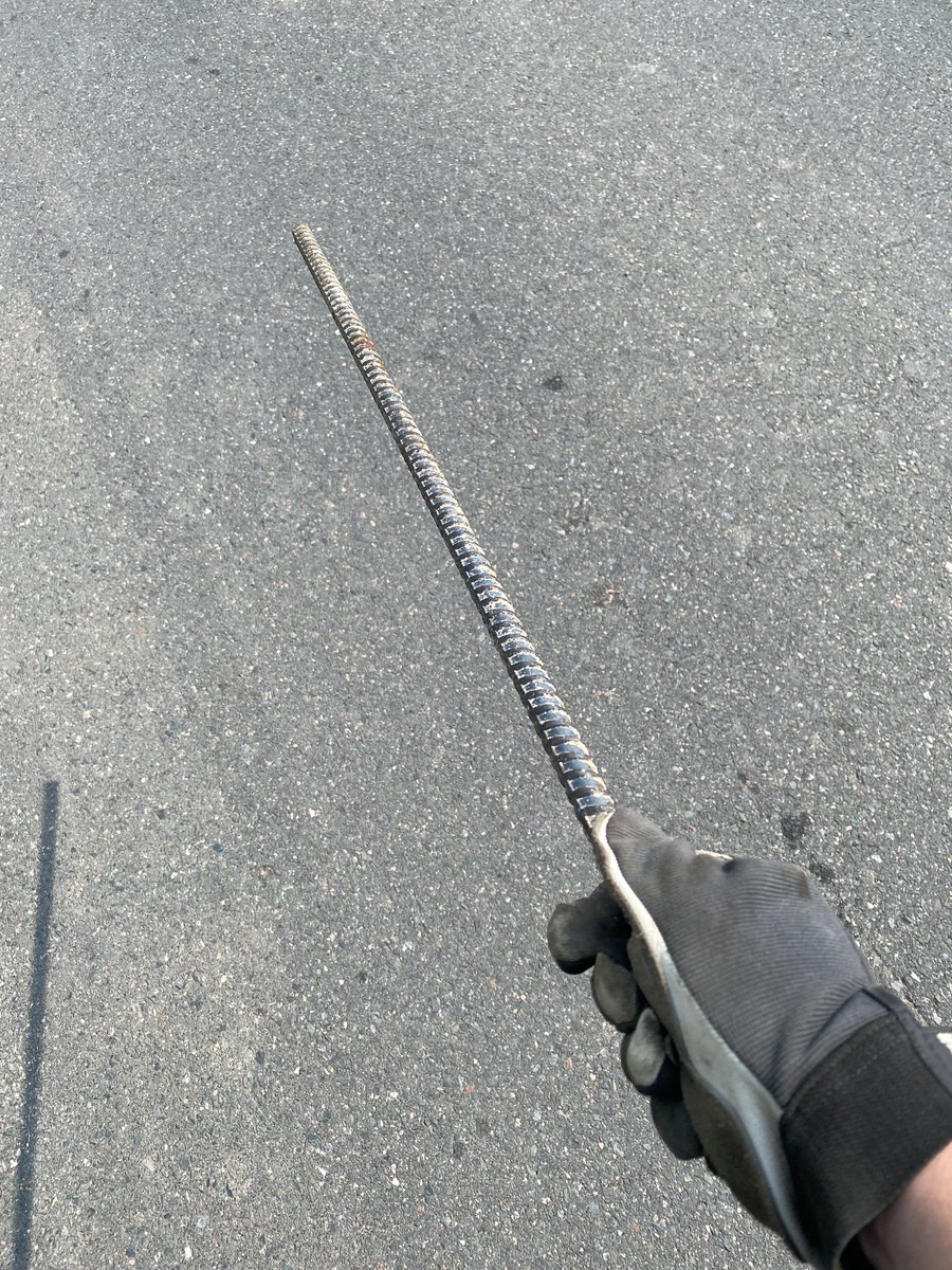 HRPSCMV's tweet photo. This is why we are so strict on load security. Found in the middle lane on a Dundas between Oakville and Burlington. This could become a projectile if driven over. ^DB #secureyourload #loadsecurity @townofoakville @HRPSOak @HRPSBurl @cityburlington @RegionofHalton @HaltonPolice https://t.co/GAbkeM2y3F