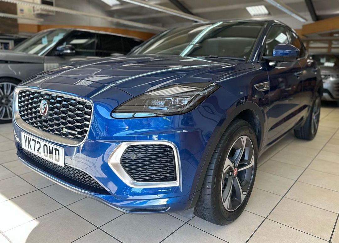 LandRoverSettle's tweet image. This E-PACE P300e is available for IMMEDIATE DELIVERY. Don't miss your chance to own the future of driving.

For further details, give us a call at 01729 822323 or click the link below to discover more. ⬇️

🔗 Link: tinyurl.com/mrsc3n3p

#JaguarEPACE #PlugInHybrid #epace