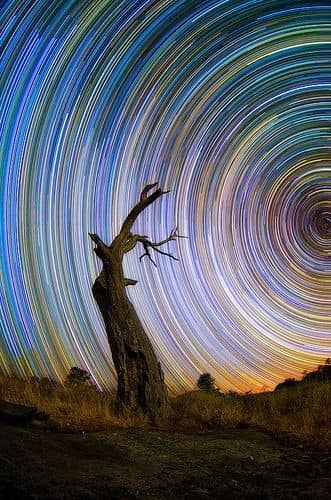 MentalsFun's tweet photo. Totally normal...
Even though Earth is "spinning, rotating around the sun, and chasing the sun" in three different motions.
Yet each and every year the stars and zodiacs come back to the same place for thousands of years.
#FlatEarth #TrueEarth #SkyClock #Geocentric https://t.co/Fh5NlbOcJO