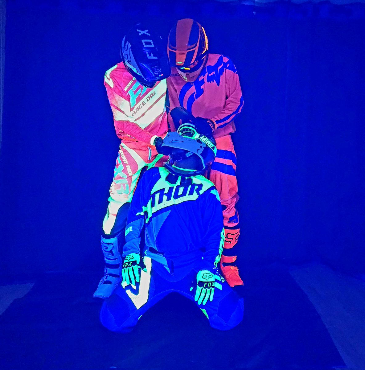 GearcoupleMtl's tweet photo. @mstrchief119 being a good sub to @MotoPuppy88 and @Danox07 😏😏😈 https://t.co/WCuVJnzYZ0