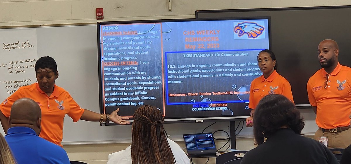 i2teachtechga's tweet photo. Today's lesson: Accountability is the key to the work! ~Dr. Davis @columbiaeagle #SummerLeaderShip #Back2DCSD https://t.co/83yGnV6csD