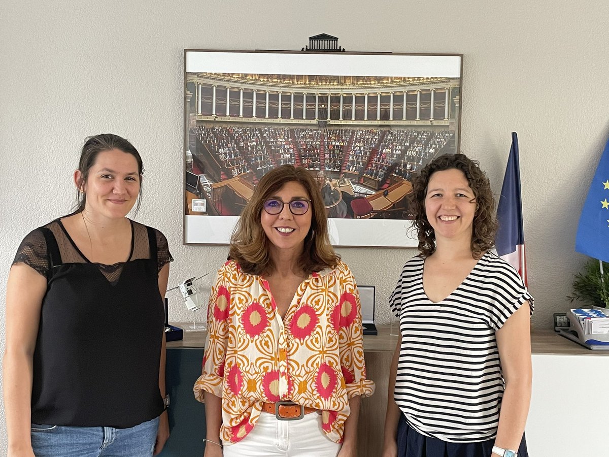 CorinneVignon's tweet photo. ⚕️Je reçois les représentantes du syndicat des jeunes médecins @mipagjir 

✅ je relaierai au ministre @aur_rousseau leurs 💡 pour libérer du temps au bénéfice des patients alors que l’Etat met tout en œuvre pour ↗️ le nbre des professionnels de santé ds les territoires https://t.co/fuvLtrrpyk