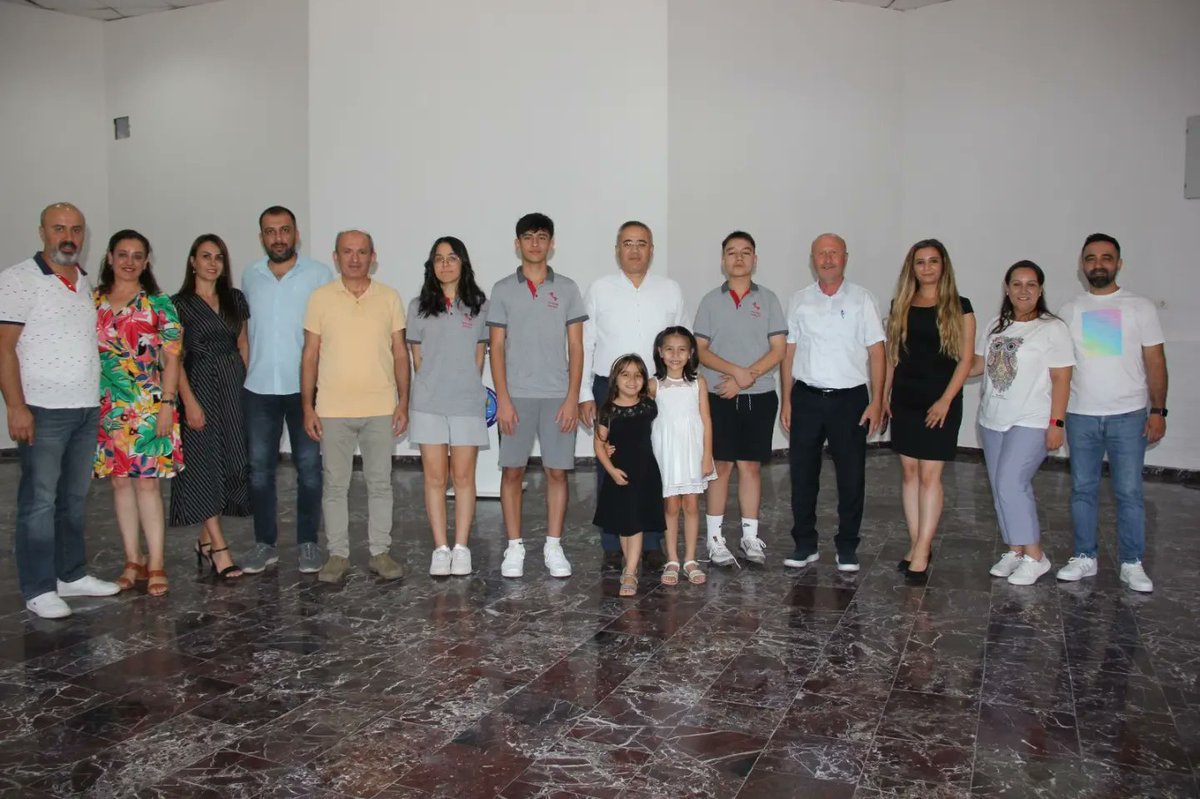 manavgatmem's tweet photo. Kaymakamımız Sn Abdulkadir DEMİR,  İlçe Milli Eğitim Müdürümüz Sn Fatih TÜRKÖZ ve Şube Müdürlerimiz,  ilçemizde LGS2023  Merkezi Sınavında 500 Tam Puan alarak Türkiye Birincisi olan öğrencilerimiz ve aileleri ile birlikte kahvaltı programında bir araya geldiler. @tcmeb https://t.co/JuAUORigZv