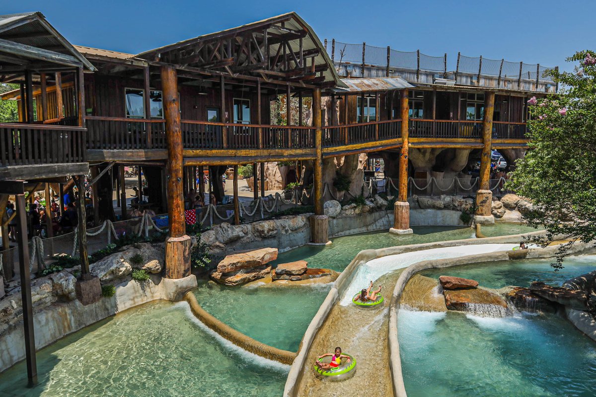 Schlitterbahn's tweet photo. Ever wanted to live in a treehouse? Now's your chance! Book your stay at the Treehaus Luxury Suites for your next getaway to get a room with a spectacular view 😍
#bahnlove #newbraunfelstx #waterparkfun #atx #summervibes #schlitterbahn #treehouse #treehaus #haus #tree #river https://t.co/K22w2HHHGS