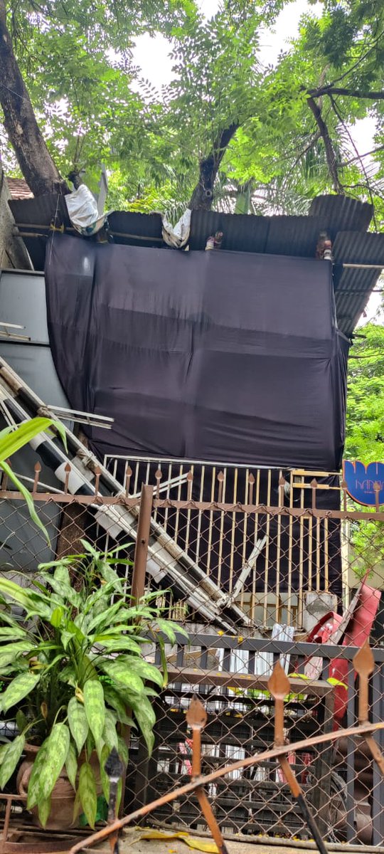 NewKalyaniNagar's tweet photo. #Pune @PMCPune  Happa restaurant, lane 6, kalyani nagar has done cloth roofing with metal sheet on top.
This is hazard as would catch fire &amp; even blocking the sunlight to neighbours. Parking area is also used as dinning area. @mieknathshinde @AjitPawarSpeaks @CPPuneCity https://t.co/rPWHPxhPZR