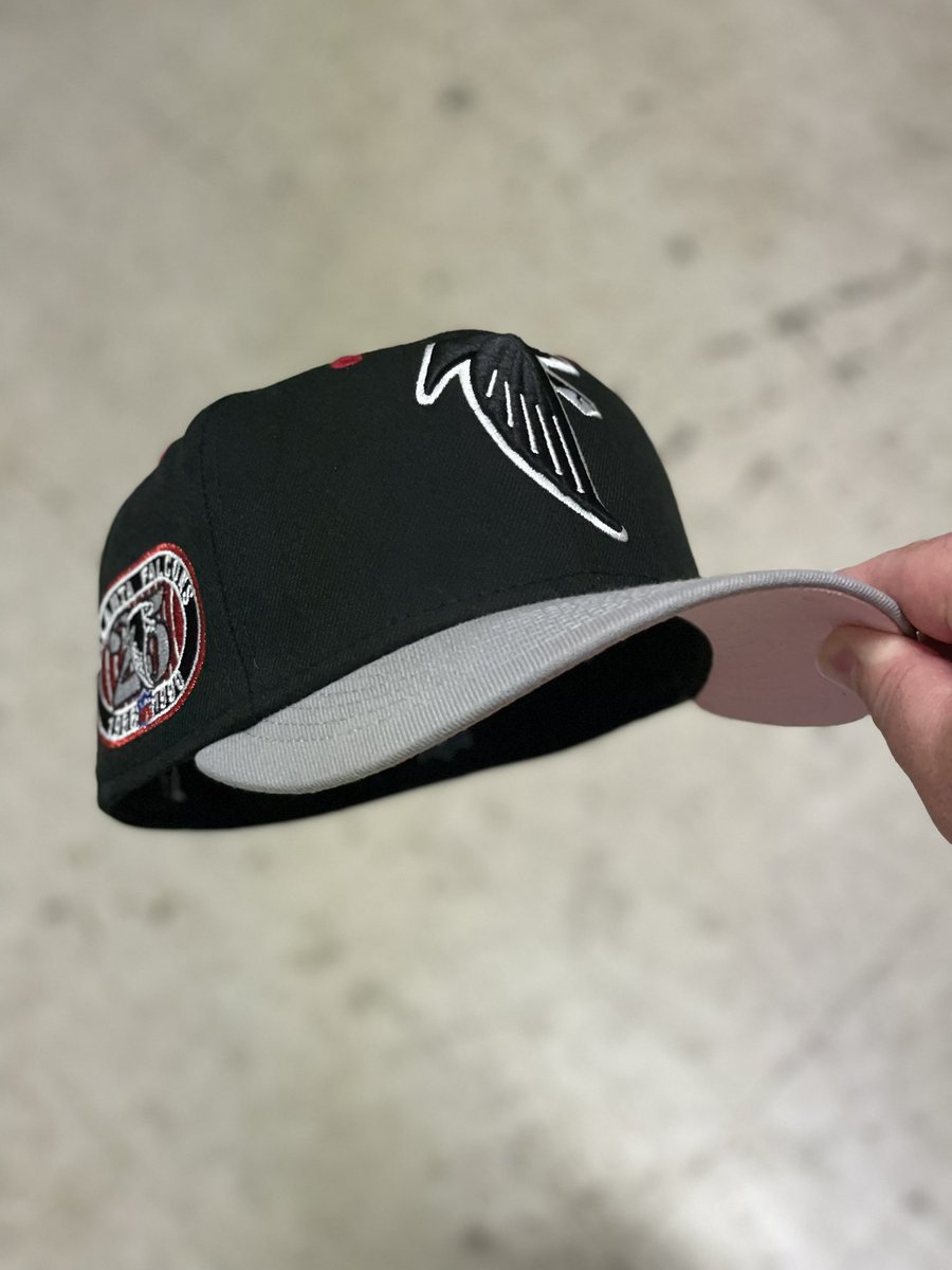 BRKCP_'s tweet image. Dirty birds pinky from @HatClub #HatTwitter #HatHead