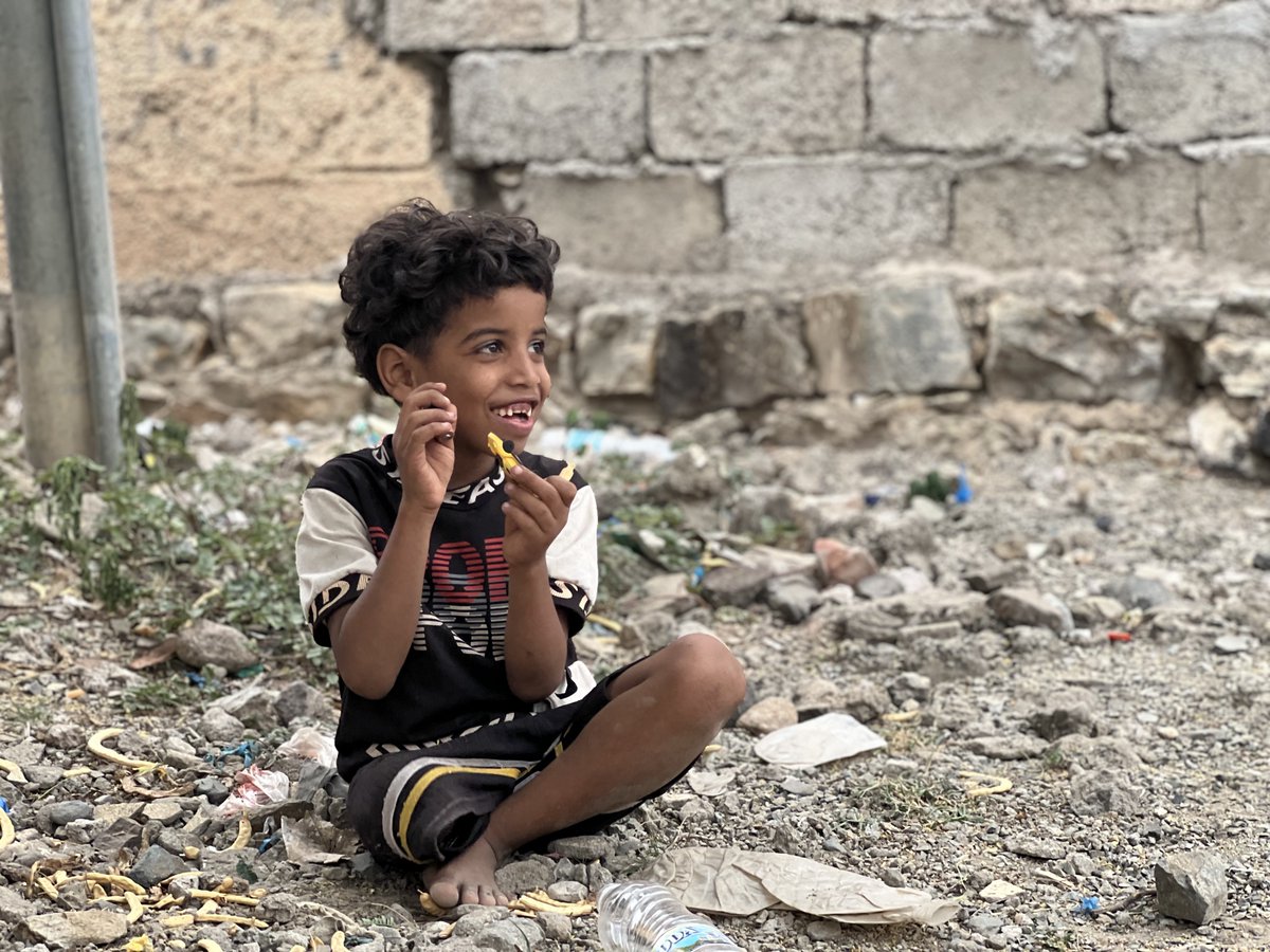 wburema's tweet photo. This is Bader, a little boy living in a front-line neighbourhood of Taiz, Yemen. His leg was blown off when he was walking home from school last October. His brother lost his thumb and part of his foot in the same shelling attack. Neither boy goes to school. https://t.co/knvVq2iBNd