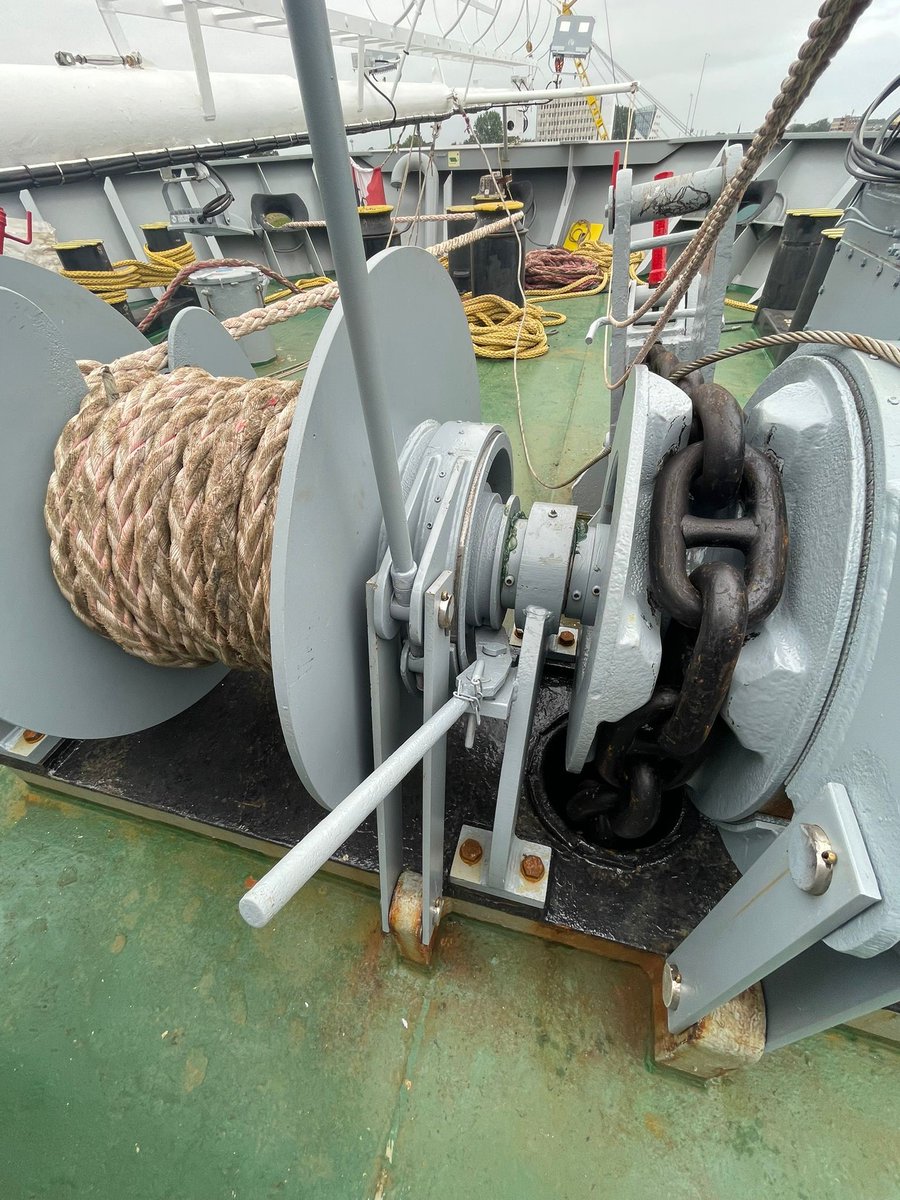 LuytGroep's tweet photo. Update projects🛠 in progress: #anchor #winches of #cargo #vessel 'Loireborg' have been expertly commissioned on site in Delfzijl by our skilled #winch #engineers after being #overhauled in our workshop in order from Royal Niestern Sander for the  Wagenborg fleet
#LUYT #towage https://t.co/6R1VjkAKUA