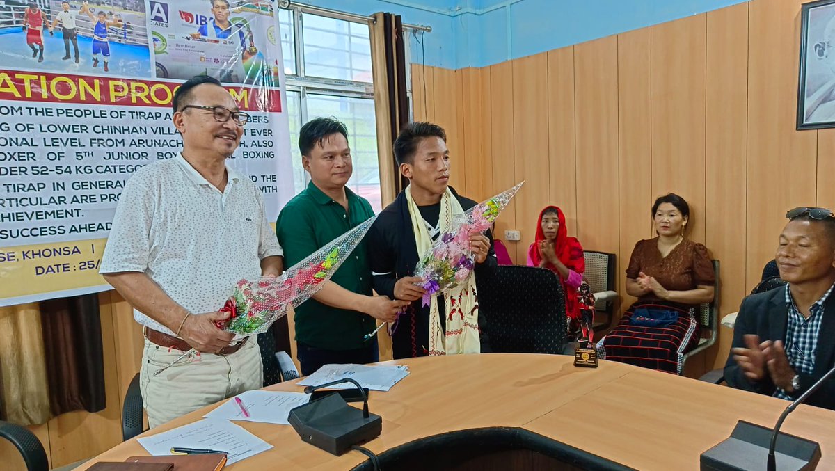 NMongku's tweet photo. Department of Sports and Youth Affairs Tirap dist organized a felicitation program for Shri Nenthok Hodong,Gold 🥇 of 5th junior National Boxing 🏆 2023 @PemaKhanduBJP @NatungMama @OfGoap @SportsDept_GoAP @MyGovArunachal https://t.co/hcDtVcPeZQ