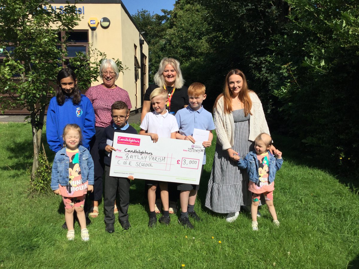 BatleyParish1's tweet photo. We were delighted to be visited by Daisy Morton and her family and Becky from Candlelighters today. Some of our top fundraisers are pictured below. What a lovely way to finish the year and lovely to see Daisy and Lotte full of beans this morning. https://t.co/eX56NYkRrb