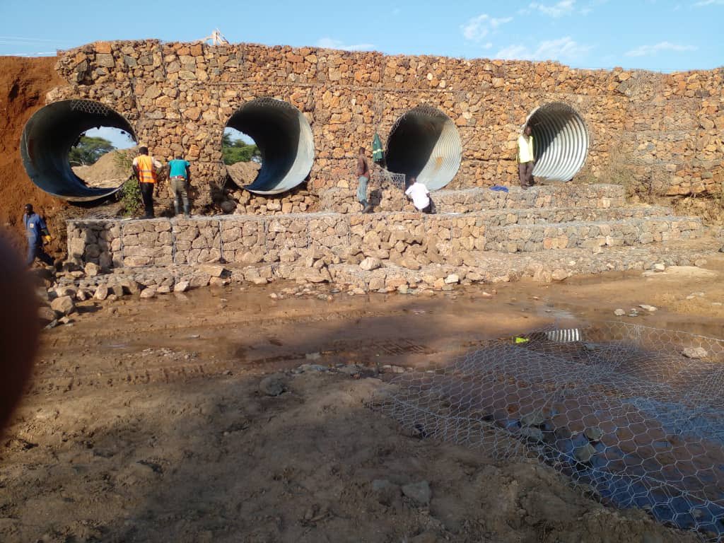 UNRA_UG's tweet image. Check out the incredible progress our station team in Moroto has made in repairing #Lolachat crossing along Nabilatuk—Angatun road and restoring connectivity! 🤙🏽

The section was severely affected by floods in the last rainy season. #InfrastructureRecovery 

#UNRAworks